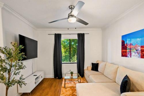 Resort-Style 3RB-2BR-1BR Retreat, Pool, Gym, Parking