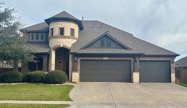 Resort-Style 4BR Retreat w/Private Pool & Hot Tub – Room for Everyone!