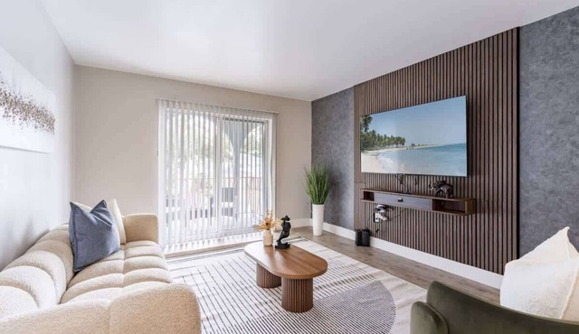 Resort-Style Amenities | Modern 2BR South Tampa