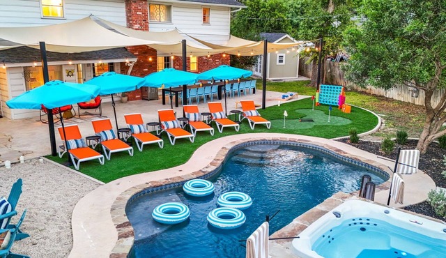 Resort Style Backyard Pool Putt Putt Hot Tub