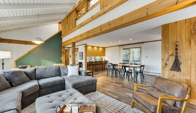 Resort-Style Community! Quechee Chalet w/Deck