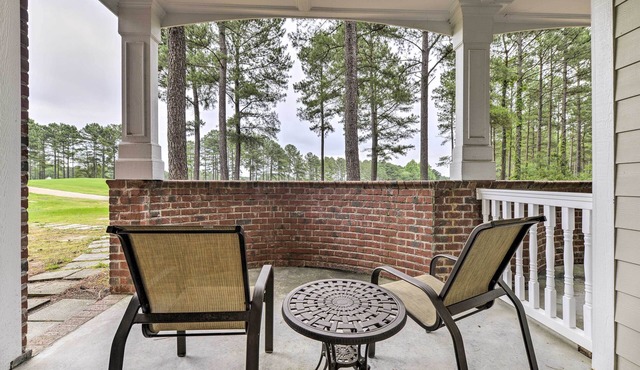 Resort-Style Condo on Golf Course w/Pool Access