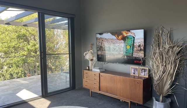 Resort-Style Family Entertainer With Ocean Views