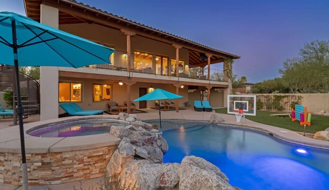 Resort Style Foothills Heated Pool Spa Sleeps16+, with outdoor games,Mntn views