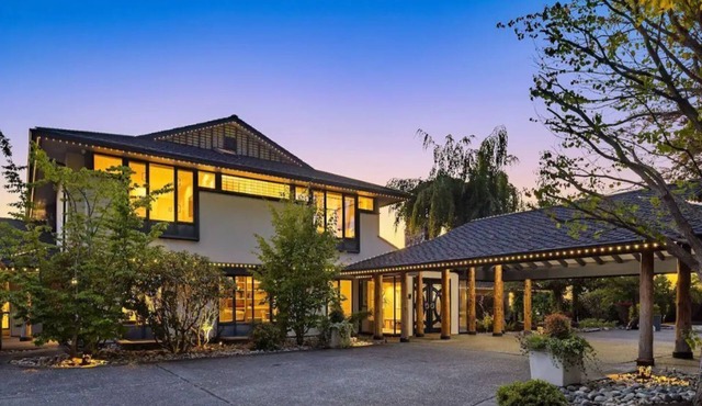 Resort- Style Full Home Retreat w/Pool and Spa