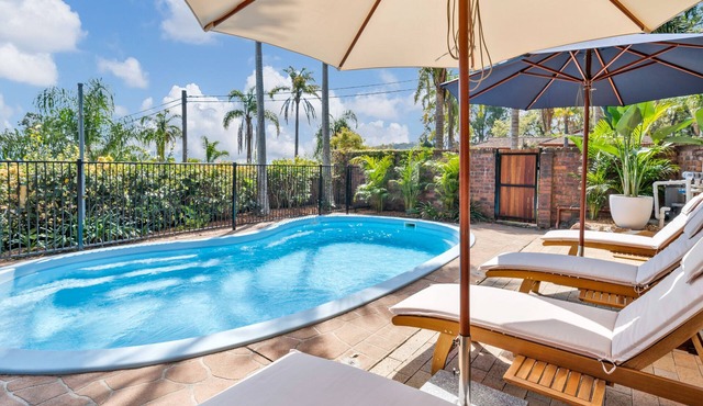 Resort Style Getaway | Close to Beaches and Cafes