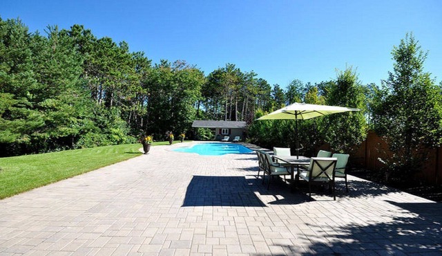 Resort Style Getaway Barrie w/ Pool!