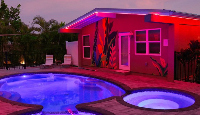 Resort-Style Ground Floor Suite Heated Pool/Spa 🐢