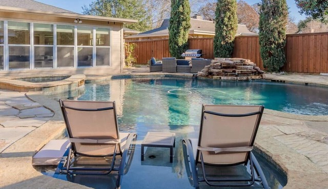 Resort style heated pool and spa, 4 bedroom, 3 bath luxury house