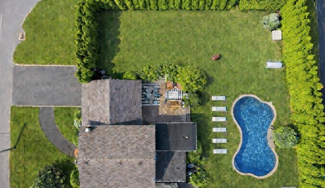 Resort-Style Home w/Pool, Bar & Outdoor Kitchen