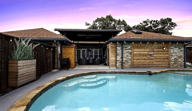 Resort-Style Home with Pool, Spa & Arcade