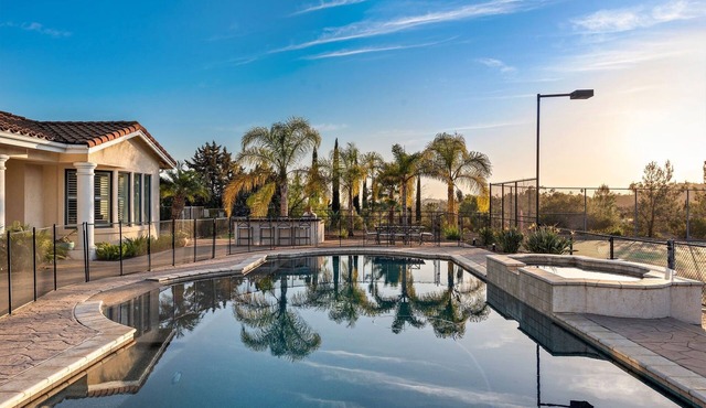 Resort Style Home With Luxury Amenities - Lighted Pool, Tennis Pickleball Court