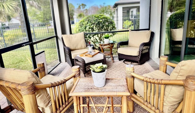 Resort Style Living, Golf Access,Spacious 4 Bedrooms,LakeViews, Fenced!