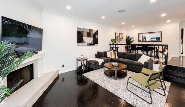Resort style living in spacious modern townhome in Woodland Hills
