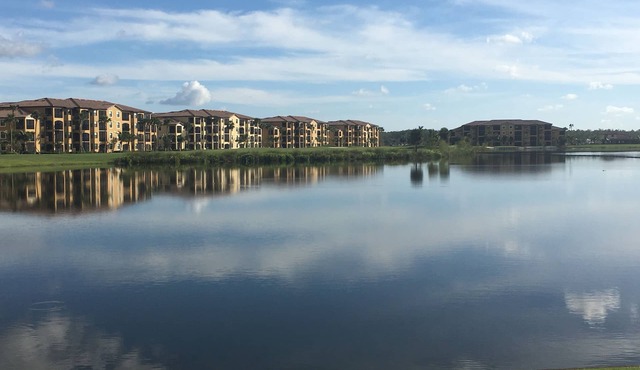 Resort Style Luxury Condo - Golf Paradise!