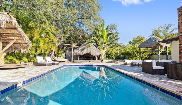 Resort Style Oasis w/Pool for Groups & Retreats in Tampa's Coolest Neighborhood