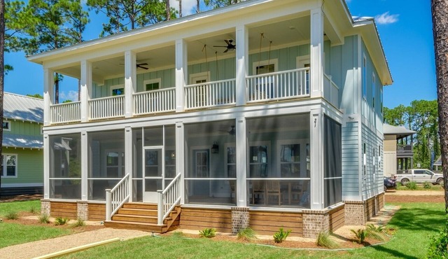 Resort-style pool, private beach, water view! 1-min walk to beach!