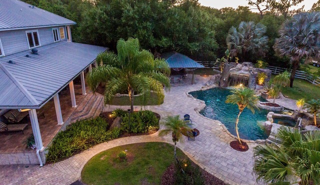 Resort style pool with lazy river, grotto, & hot tub! Dog-Friendly! Golf Haven!