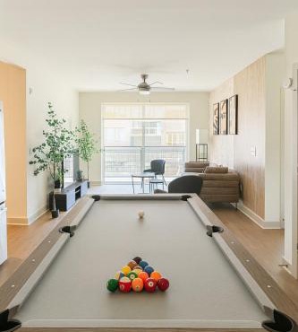 Resort-Style Retreat 1 King 2 Queens, Pool table