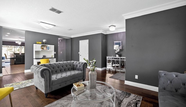 Resort Style - Spacious 5-BRM house in beautiful Davenport- Minutes to Disney