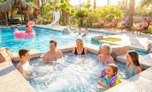 Resort style Villa 6 Bedrooms with Pool, Hot Tub, Wet Sauna, Basketball, Mini golf and much more