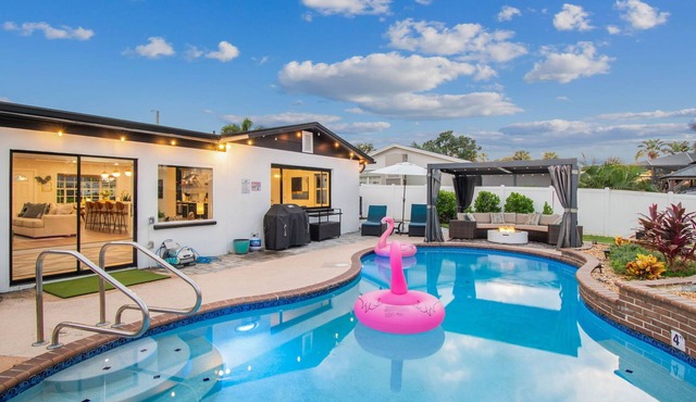 Resort-Style Waterfront - Heated Pool & Game Fun