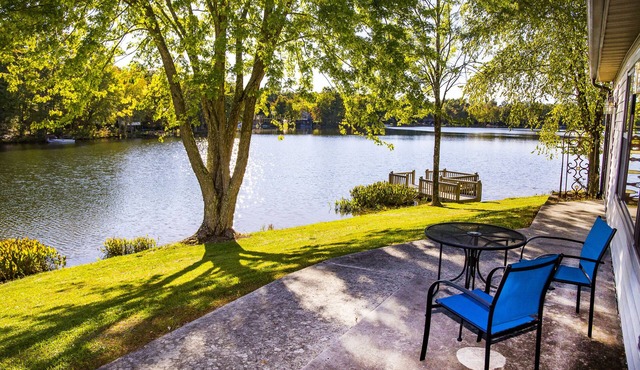 🌄Resort Vacations at Fairfield Glade TN Remodeled 2 bdr Lake Front Condo, space for extra guests!