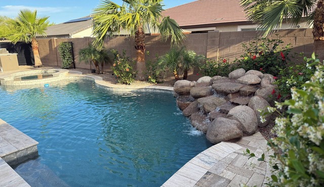 Resort Vibes! Private Pool Paradise + 3 King Beds