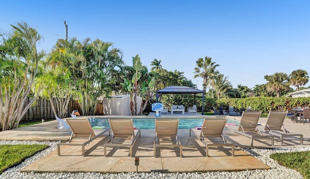 Resort Villa 6 BR | Heated Pool | Beach Volleyball | Game Room | Mini Golf