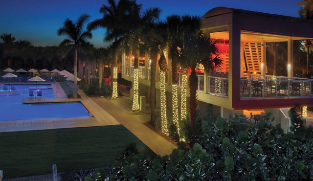 Resort with 2 bedrooms and AC in lovely Marco Island