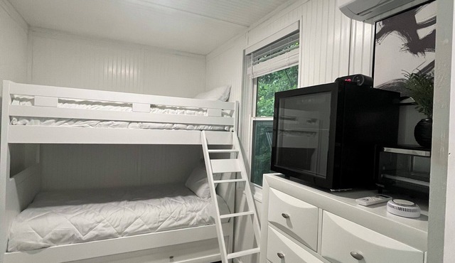 Resort with WiFi, Fitness room & Pool in enchanting Point Blank