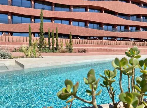 Resort y Piscina junto a la City