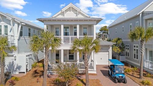 Resorting To Happiness by AvantStay Close to the Beach w Pool Access