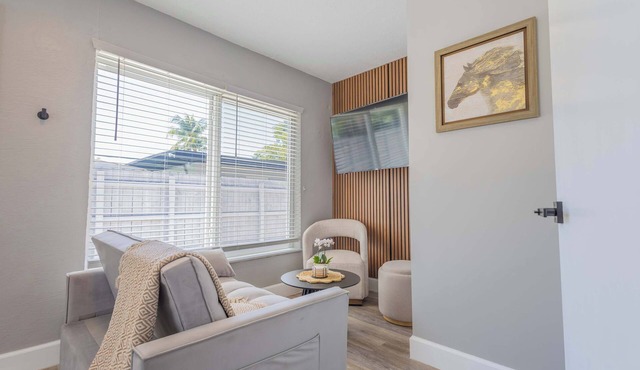 Rest A Shore - Central, Cozy 1BR