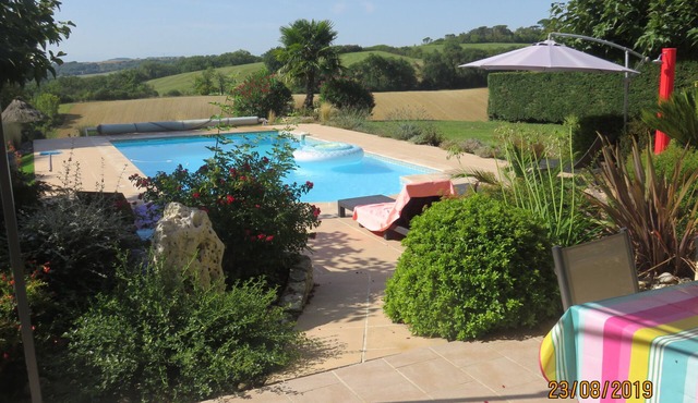 Rest and relaxation assured in this villa without opposite