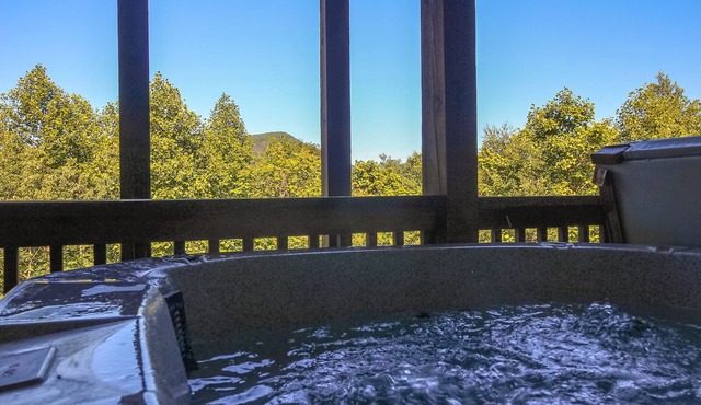 Rest Assured - 4BR/4BA Log Cabin Near West Jefferson w/Hot Tub & Pool Table