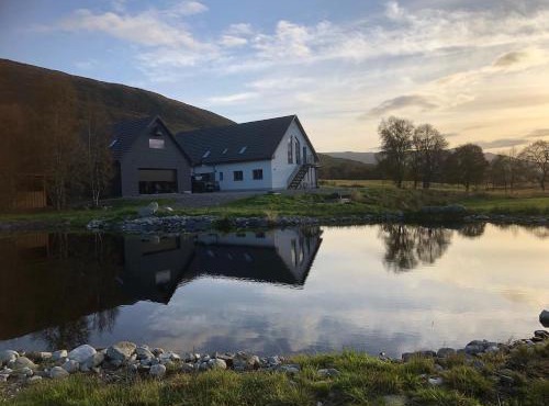 Rest At Last - Highland Apartment with Private hot tub