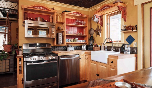 Rest & Relax Alberta Foothills Acreage | Rustic Home, Scenic Views, 7 Acres