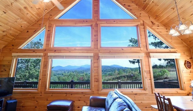 Rest, Relax, and Reset - 4 bd/3 bth - 5min to town