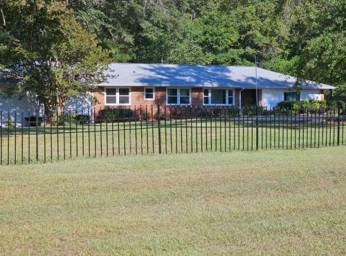 Rest & Relax in our cozy 5 Bedroom House