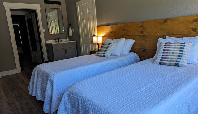 Restful cottage close to antique shopping and mountain biking