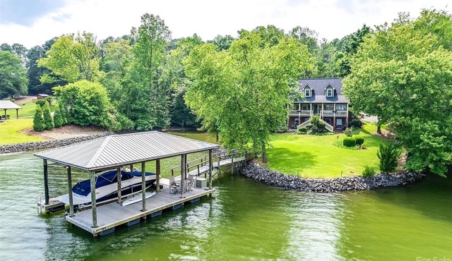 Restful Home in a Quiet Cove w Kayaks, SUPs, Dock & Boat Option - Near Charlotte