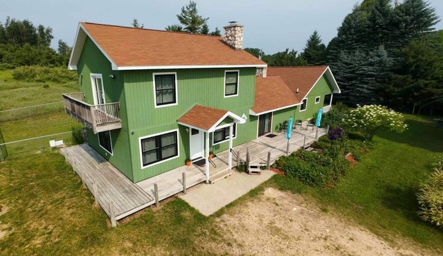 Restful Rural Retreat in Bliss-between Mackinaw City and Petoskey