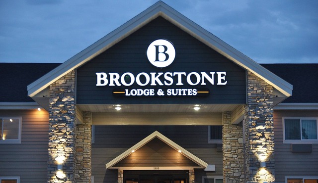 Reston Lodge & Suites