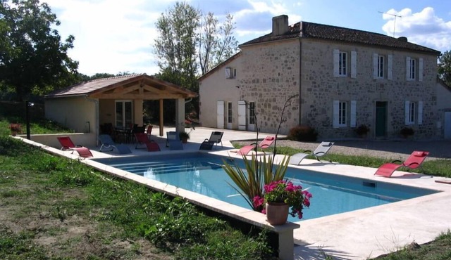 Restored 17th C manor house with new 10 x 5 pool - Sleeps 14