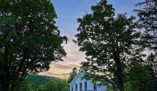 Restored 1800’s Farmhouse. Catskill Mtn. Views, Private Pool!