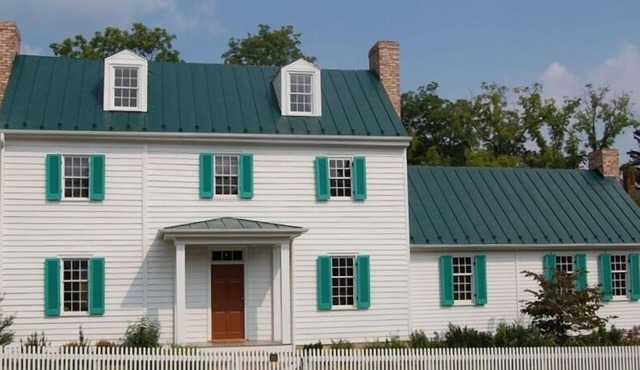 Restored 1840 House with Gardens in Historic Downtown