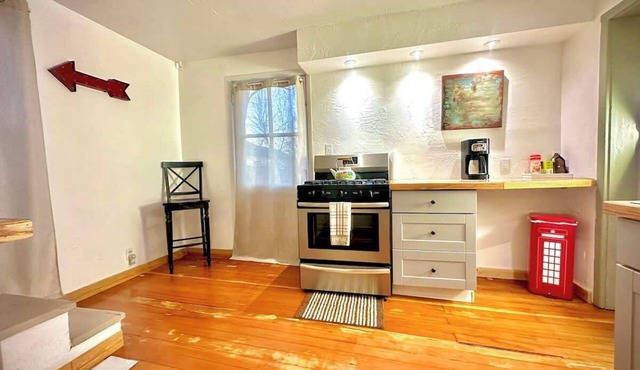 Restored 1890s Carriage House | Walk To Downtown