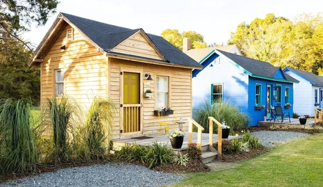 Restored 1930’s Tiny Home 3 min to Cape Charles