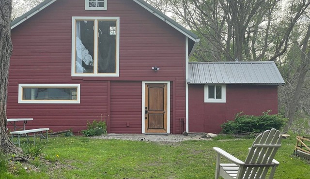 Restored Barn Retreat with Trails, Spa Bath & Sleeps 7 Near Ithaca & Cayuga Lake